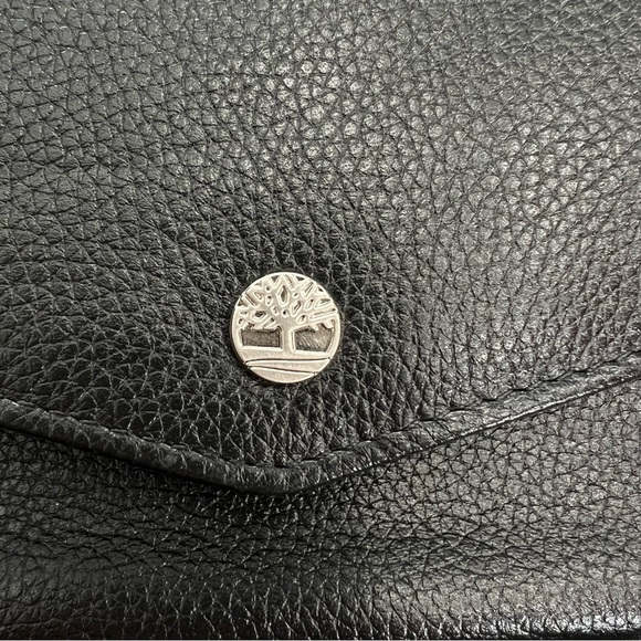 Timberland women’s Rfid Leather Crossbody Wallet Phone Bag - Picture 10 of 11